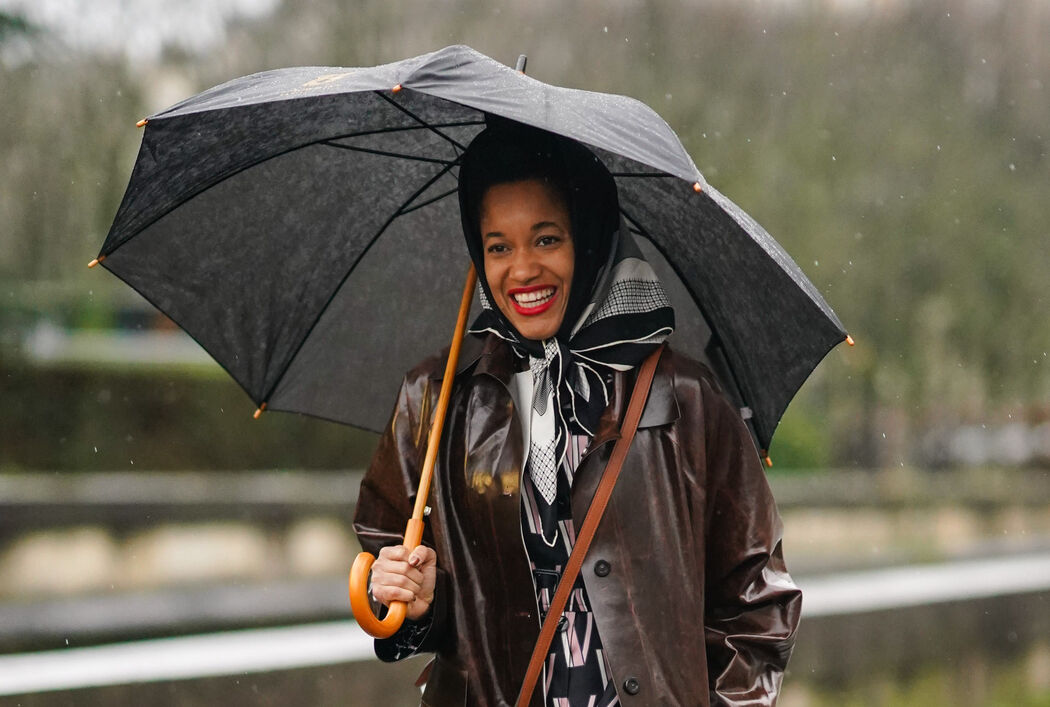 Van de regen word je vast niet vrolijk maar van deze 12 regenjassen wel