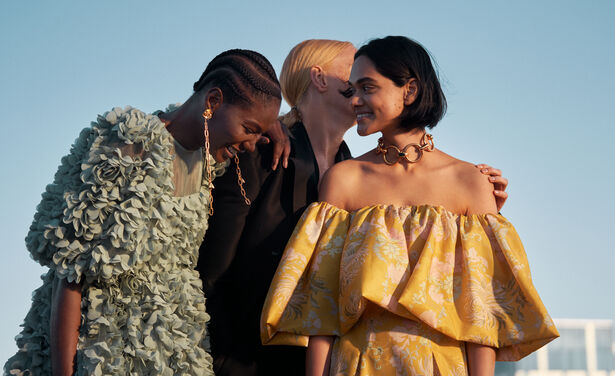 H&M's nieuwste Conscious Exclusive Collection is een waar feestje voor jouw garderobe