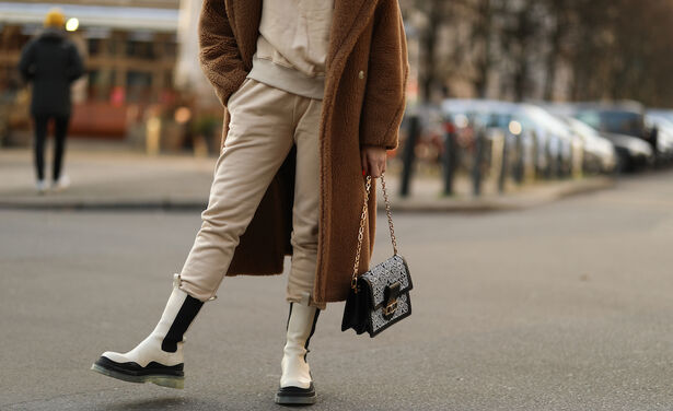 Deze 5 schoenen zijn gemakkelijk te combineren met een joggingbroek