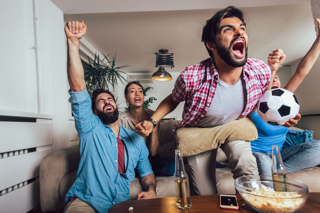 Voetbal kijken met mannen: dit zijn de bizarre dingen die mannen doen en zeggen