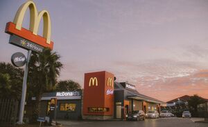 McDonald’s is jarig: 50 feitjes + traktatie!