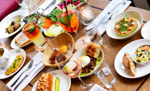 7 x de leukste plekjes om lekker uitgebreid te lunchen in Amsterdam