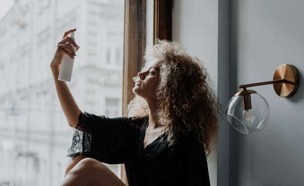 Handig: dit kun je ook gebruiken als je geen droogshampoo in huis hebt