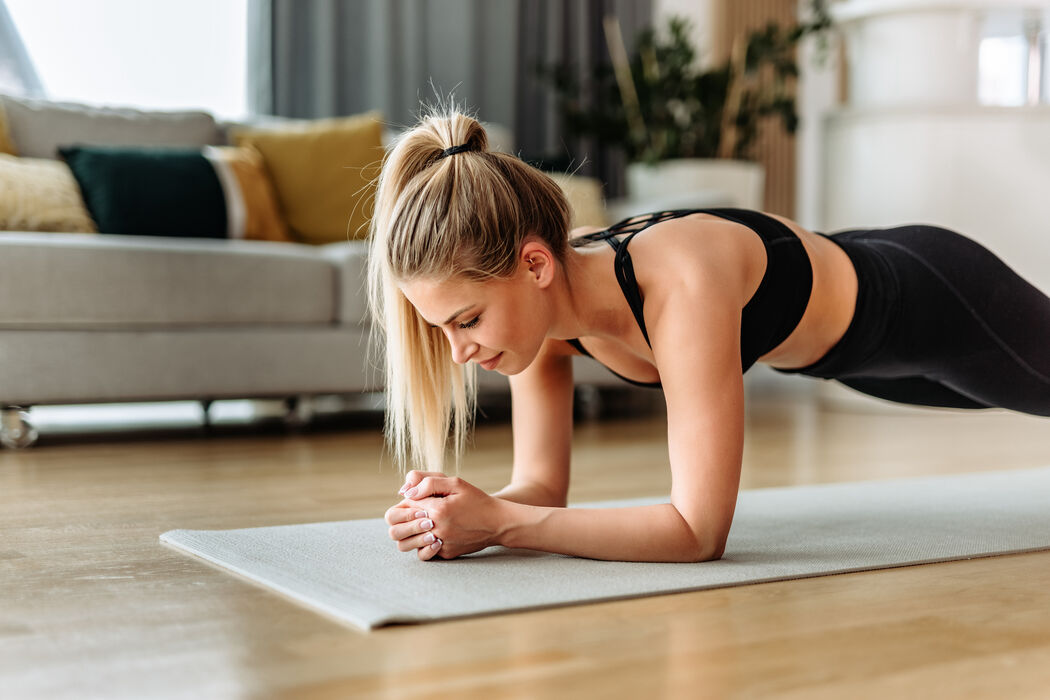 Thuis sporten? Dit zijn de 10 leukste home workouts!