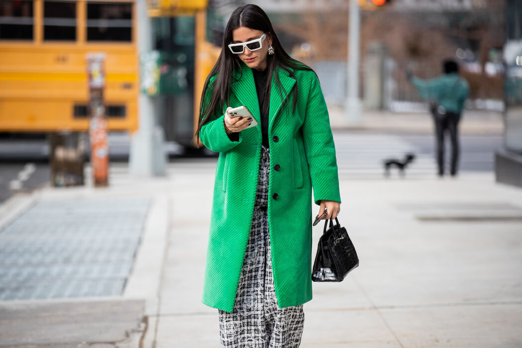 Deze jaren '90 nagellakkleur maakt een comeback tijdens NYFW FW22/23