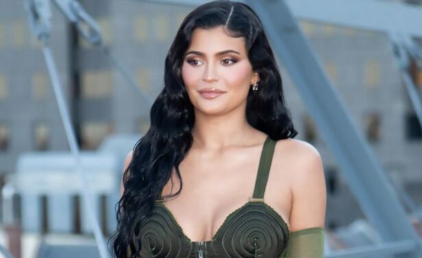 Kylie Jenner onthult nu ook tweede naam pasgeboren zoon