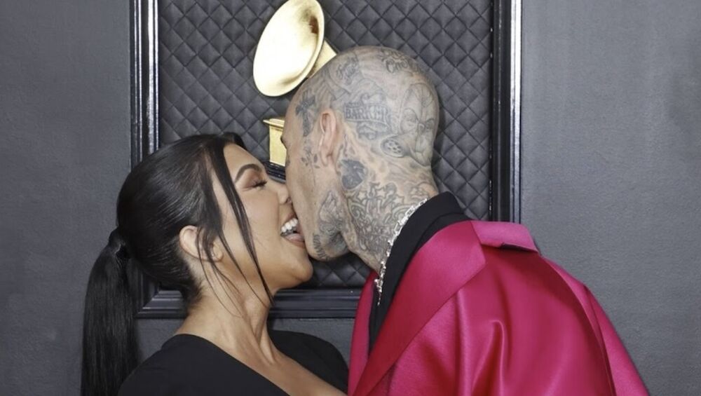 Kourtney Kardashian en Travis Barker krijgen bizar advies over sperma