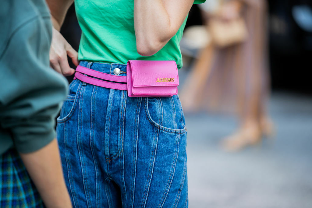 Denim short combineren? Zo doe je dat deze zomer