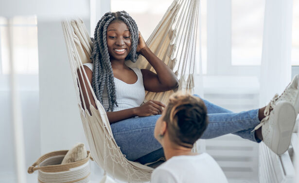 Cozy! De 5 leukste hangstoelen voor in je woonkamer