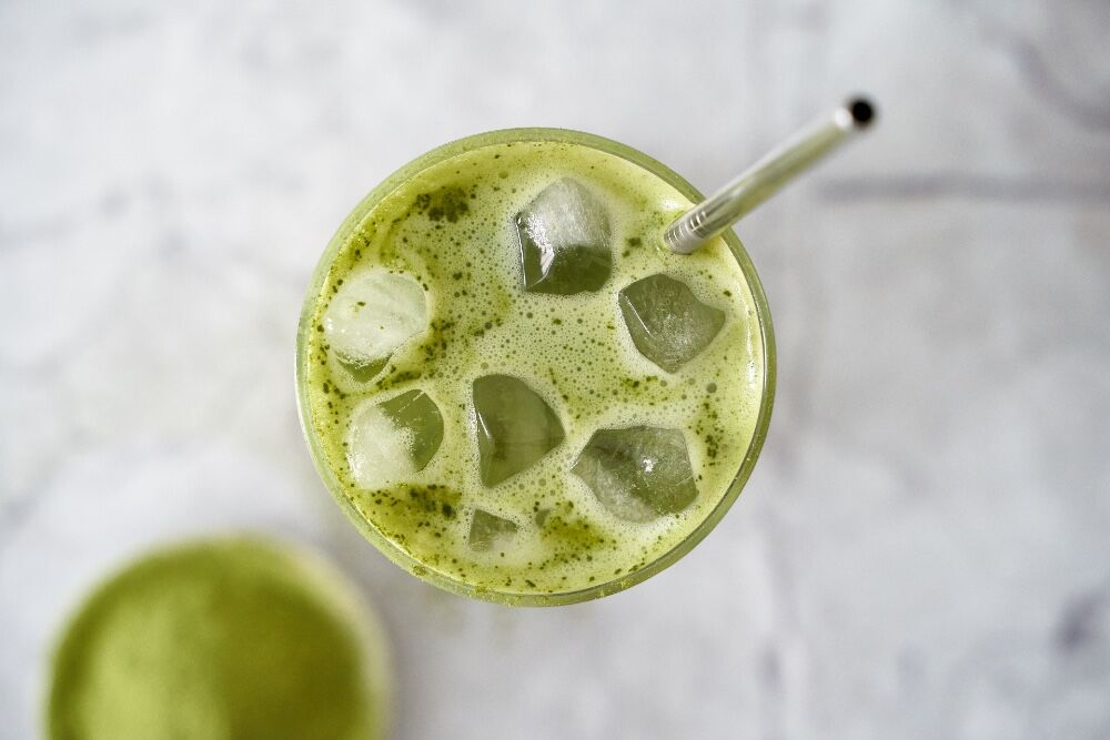 Deze Matcha Mocktail wil je nu nog proberen