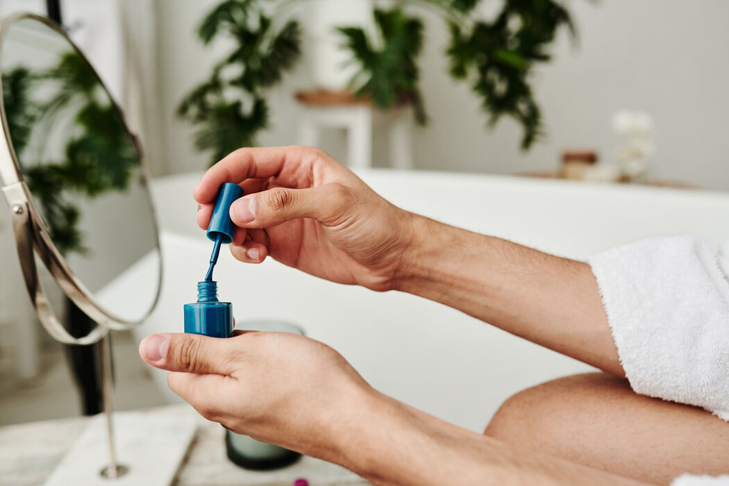 Waterverf nagels zijn in: zo doe je de manicure zelf