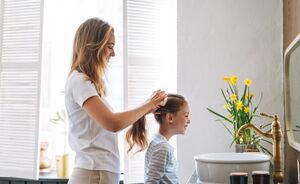 Dit is waarom je je haarborstel moet schoonmaken