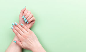 Mint groen is de nagellakkleur van deze lente: zo draag je de kleur