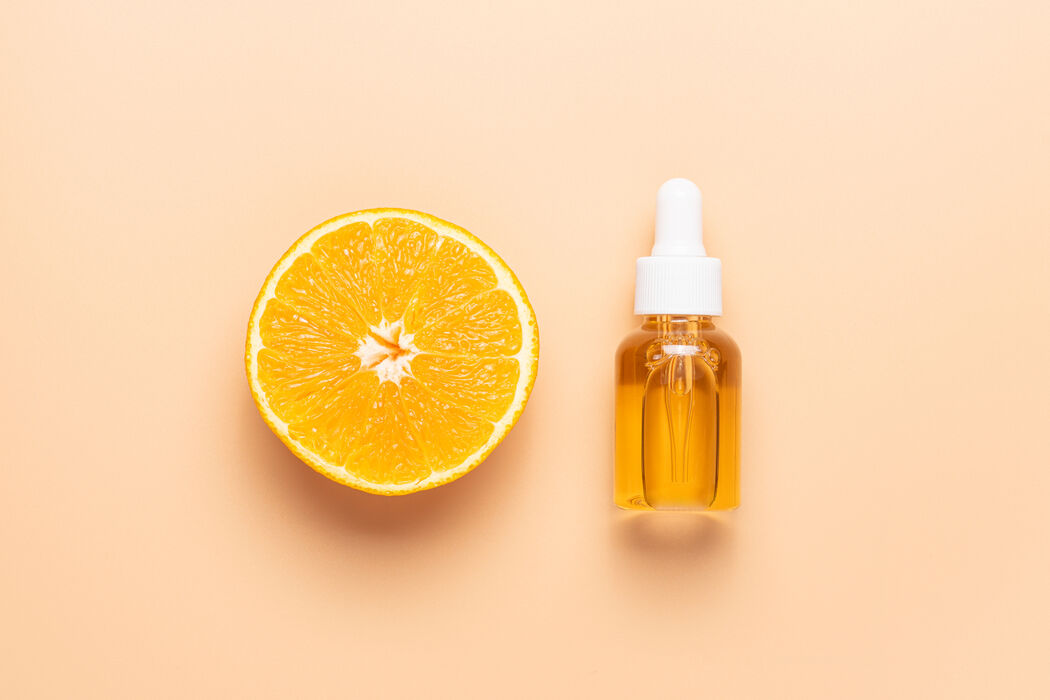 Dit is hoe je vitamine C kunt gebruiken om hyperpigmentatie te behandelen