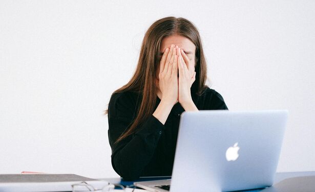 Dit is waarom vrouwen meer tijdsdruk ervaren