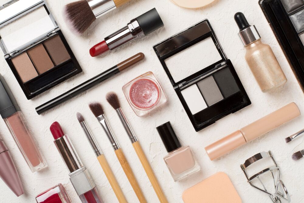 Check jij de houdbaarheidsdatum van je make-up? Dit is hoe lang je make-up producten kan gebruiken