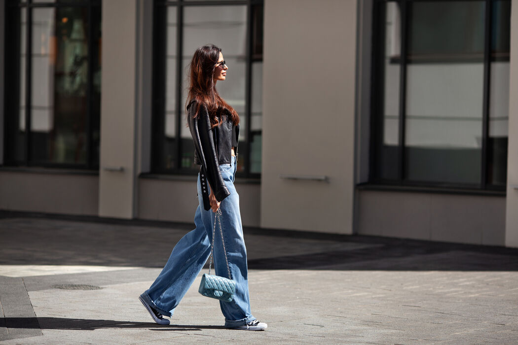 Denim in de herfst: zo creëer je de perfecte outfit